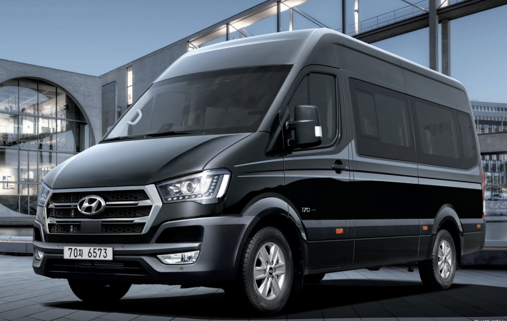 Hyundai Solati private minibus exterior